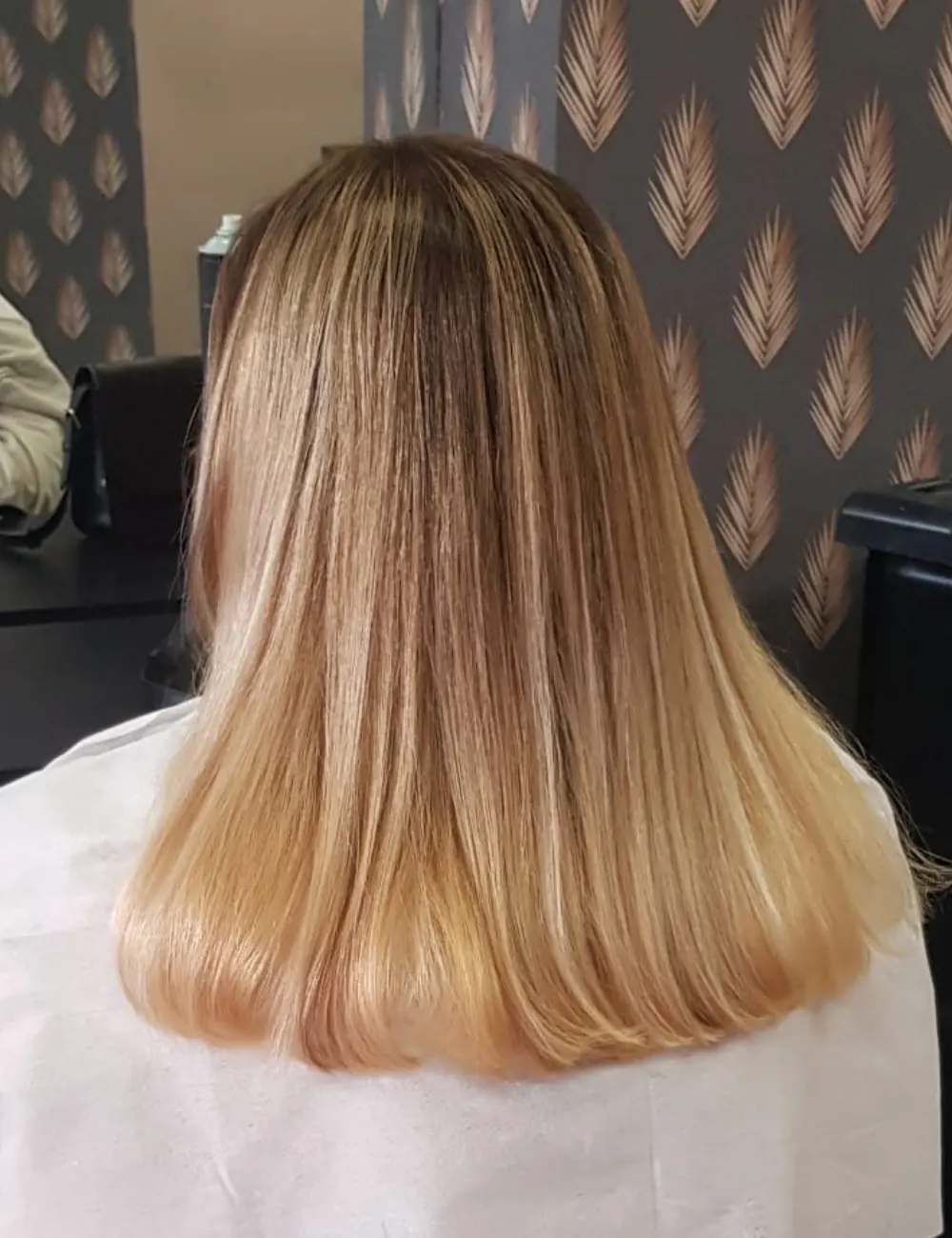 mechas balayage en rubio dorado
